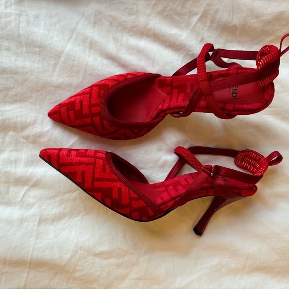 Fendi
Colibri 85mm Mesh Slingback Pumps - Picture 3 of 3